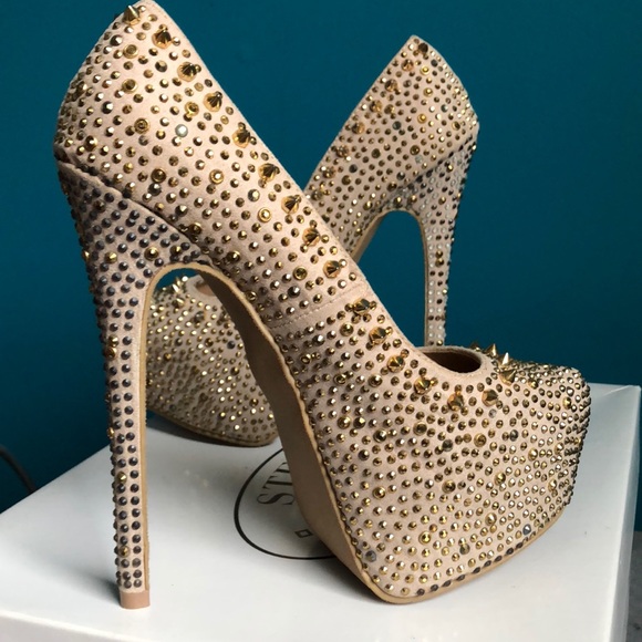Steve Madden dipsee spiked gold and tan heel - Picture 2 of 7